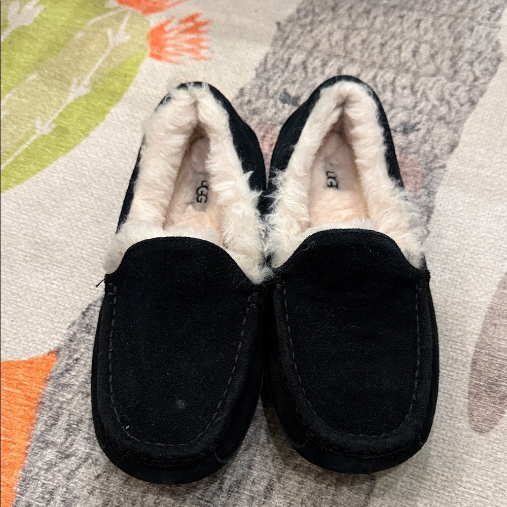 UGG Ainsley Water resistant slipper